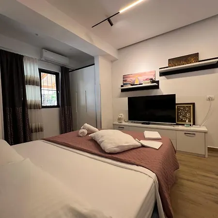 Lovely One-Bedroom Apartment With Bbq-Grill! Sarande Exterior photo